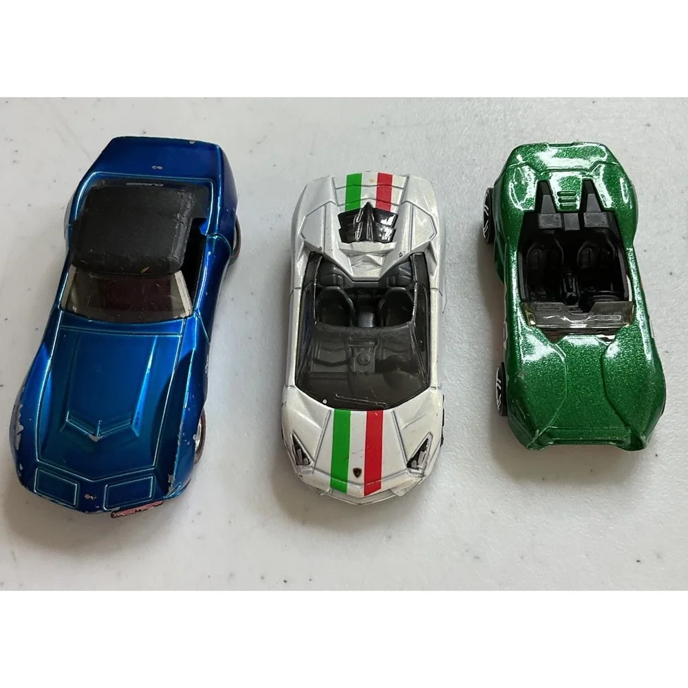 Hot Wheels Matchbox Tomica Diecast Cars Lot of 9 Ferrari Chevy Disney Bus 1/64